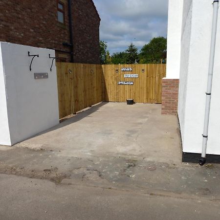 Pet Friendly Beautiful Detached Cottage Close To Spurn Point, Easington And Withersea Kingston upon Hull Exteriör bild