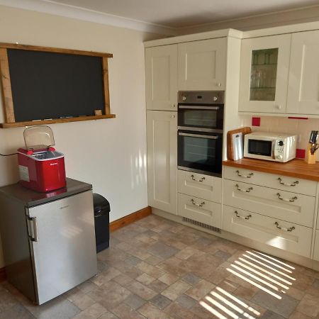 Pet Friendly Beautiful Detached Cottage Close To Spurn Point, Easington And Withersea Kingston upon Hull Exteriör bild