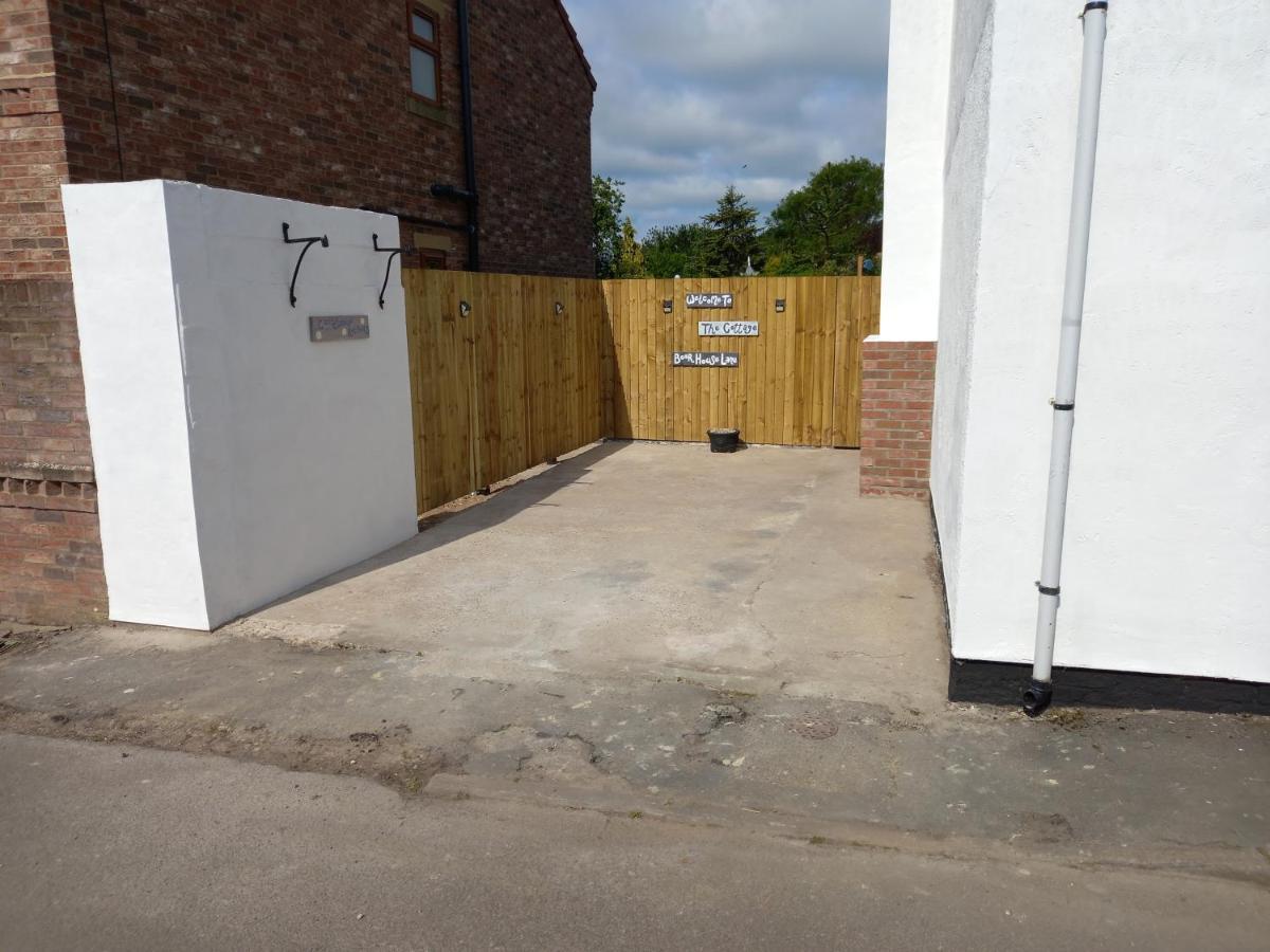 Pet Friendly Beautiful Detached Cottage Close To Spurn Point, Easington And Withersea Kingston upon Hull Exteriör bild