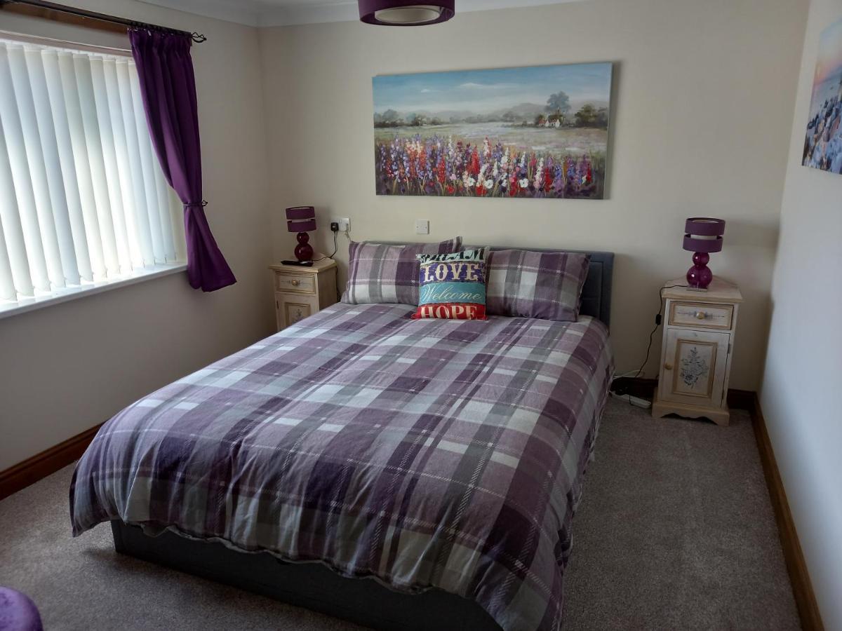 Pet Friendly Beautiful Detached Cottage Close To Spurn Point, Easington And Withersea Kingston upon Hull Exteriör bild