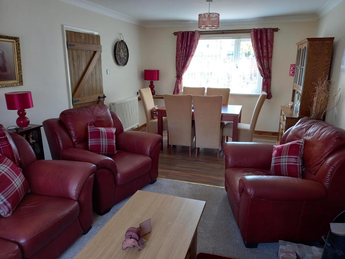 Pet Friendly Beautiful Detached Cottage Close To Spurn Point, Easington And Withersea Kingston upon Hull Exteriör bild