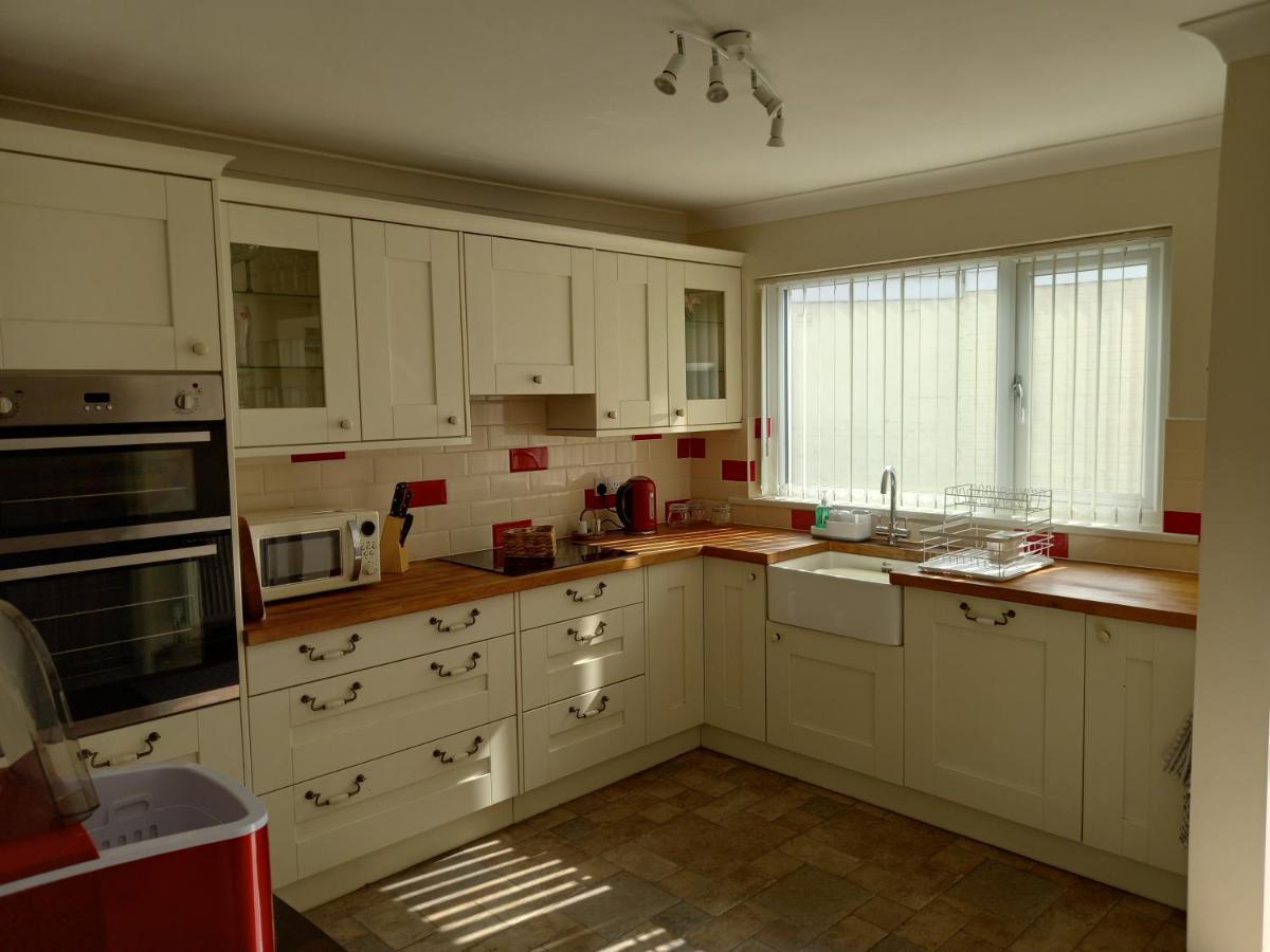 Pet Friendly Beautiful Detached Cottage Close To Spurn Point, Easington And Withersea Kingston upon Hull Exteriör bild