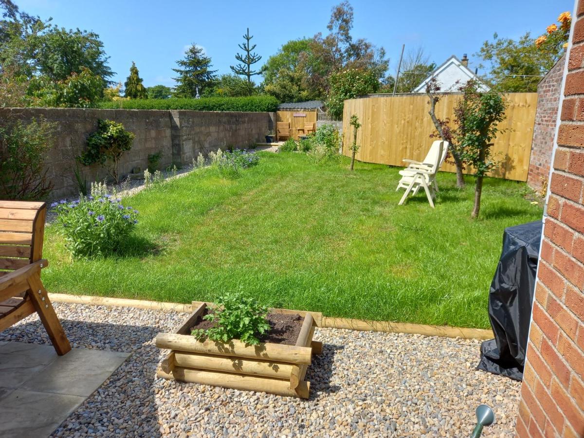 Pet Friendly Beautiful Detached Cottage Close To Spurn Point, Easington And Withersea Kingston upon Hull Exteriör bild